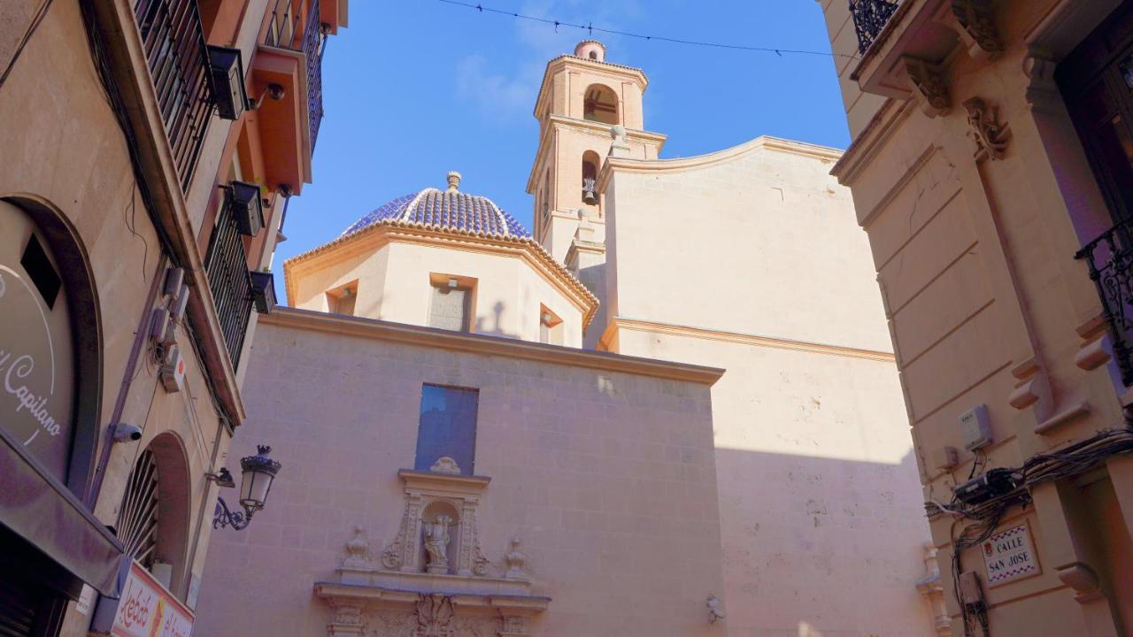 Stylish & Spacious Family Apartment Near Beach & Vibrant Historic Market Alicante Exterior photo